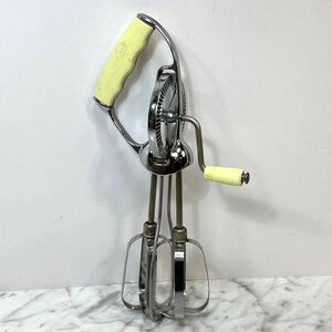 Vintage Yellow Handle Turner and Seymour Hand Mixer Offset Handle Works Great!